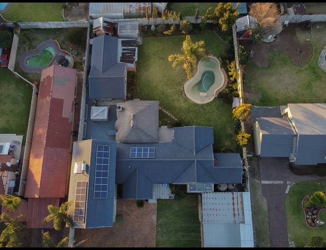 5 BEDROOM HOUSE FOR SALE IN BRACKENHURST